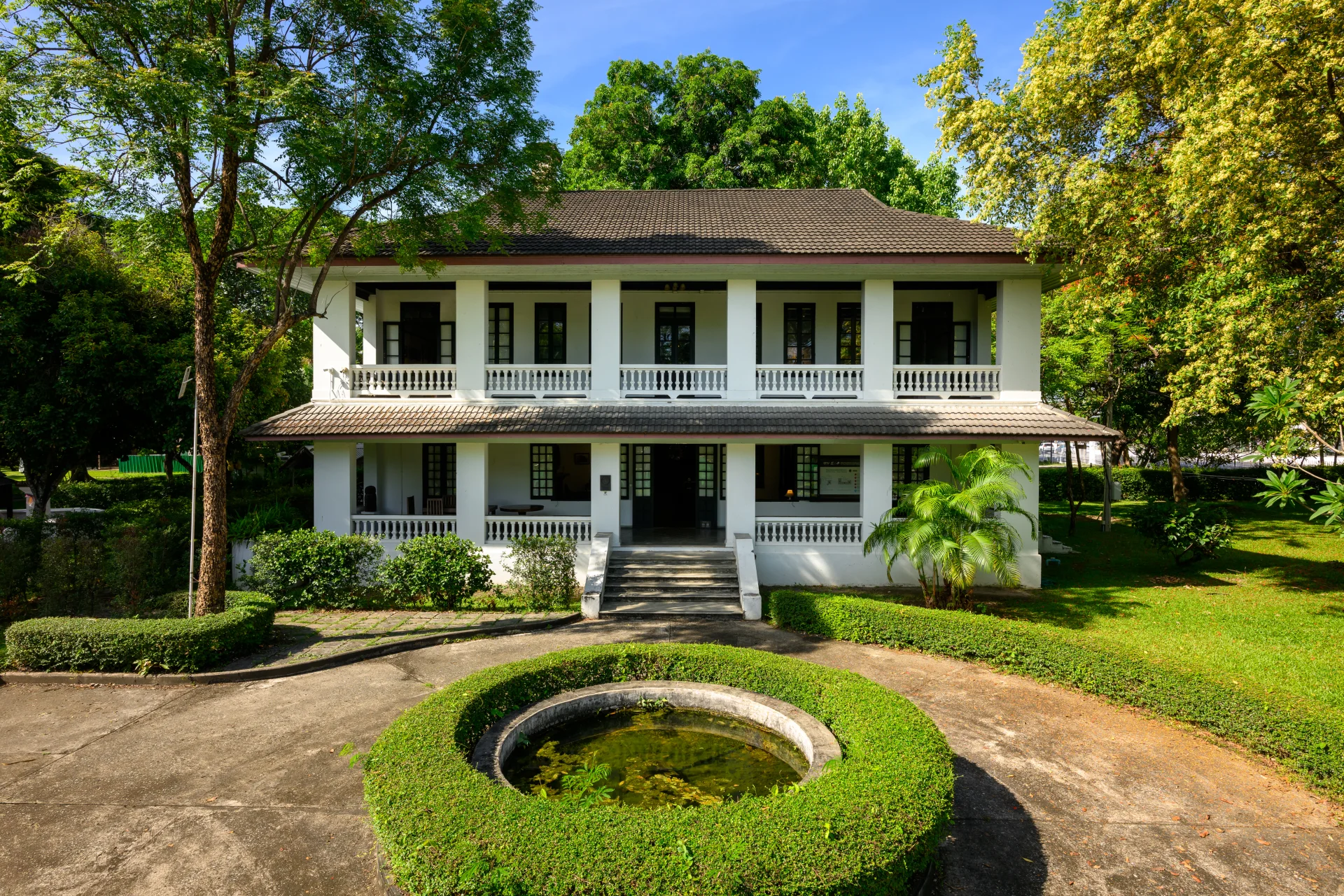 Colonial House – Heuan Queripel