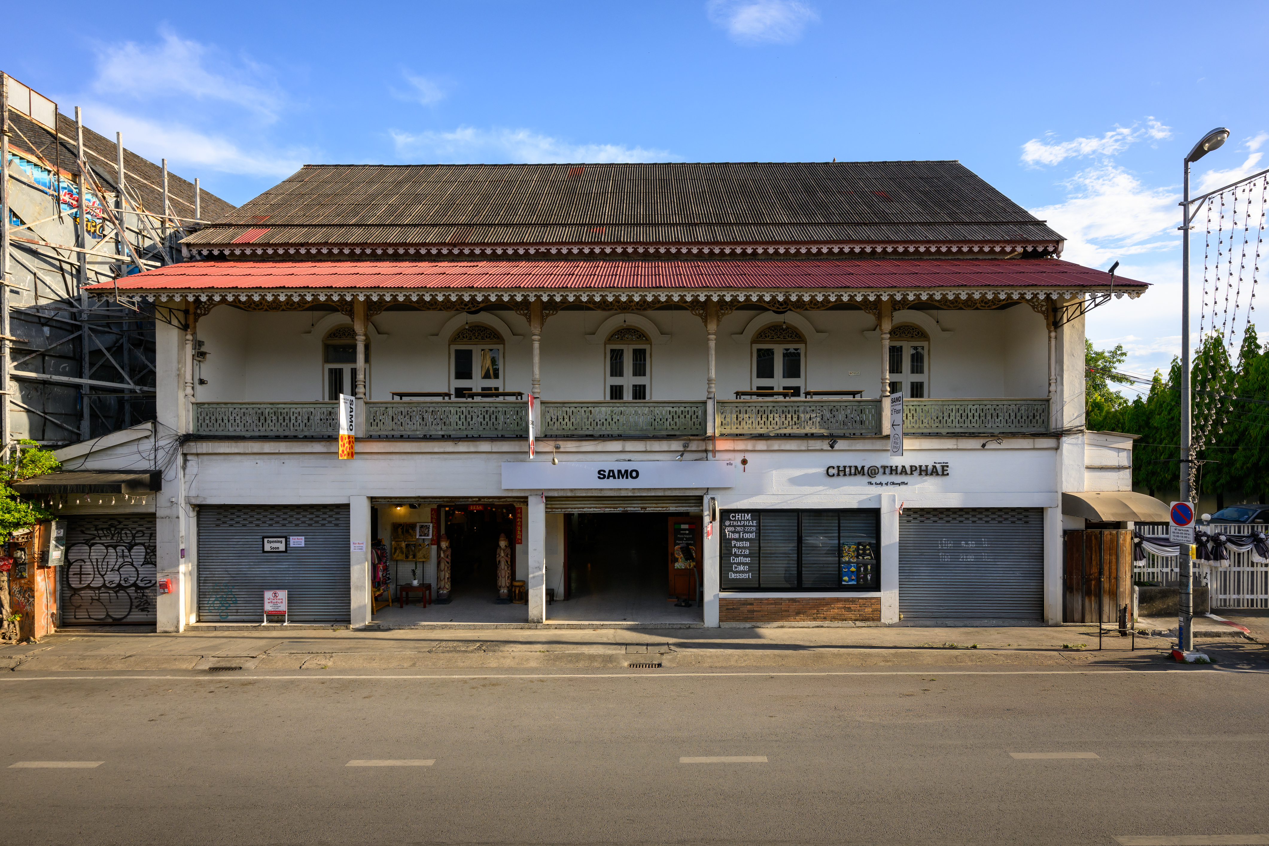 Leo Yong Bhuan Building / 
Leo Yong Bhuan Tha Phae