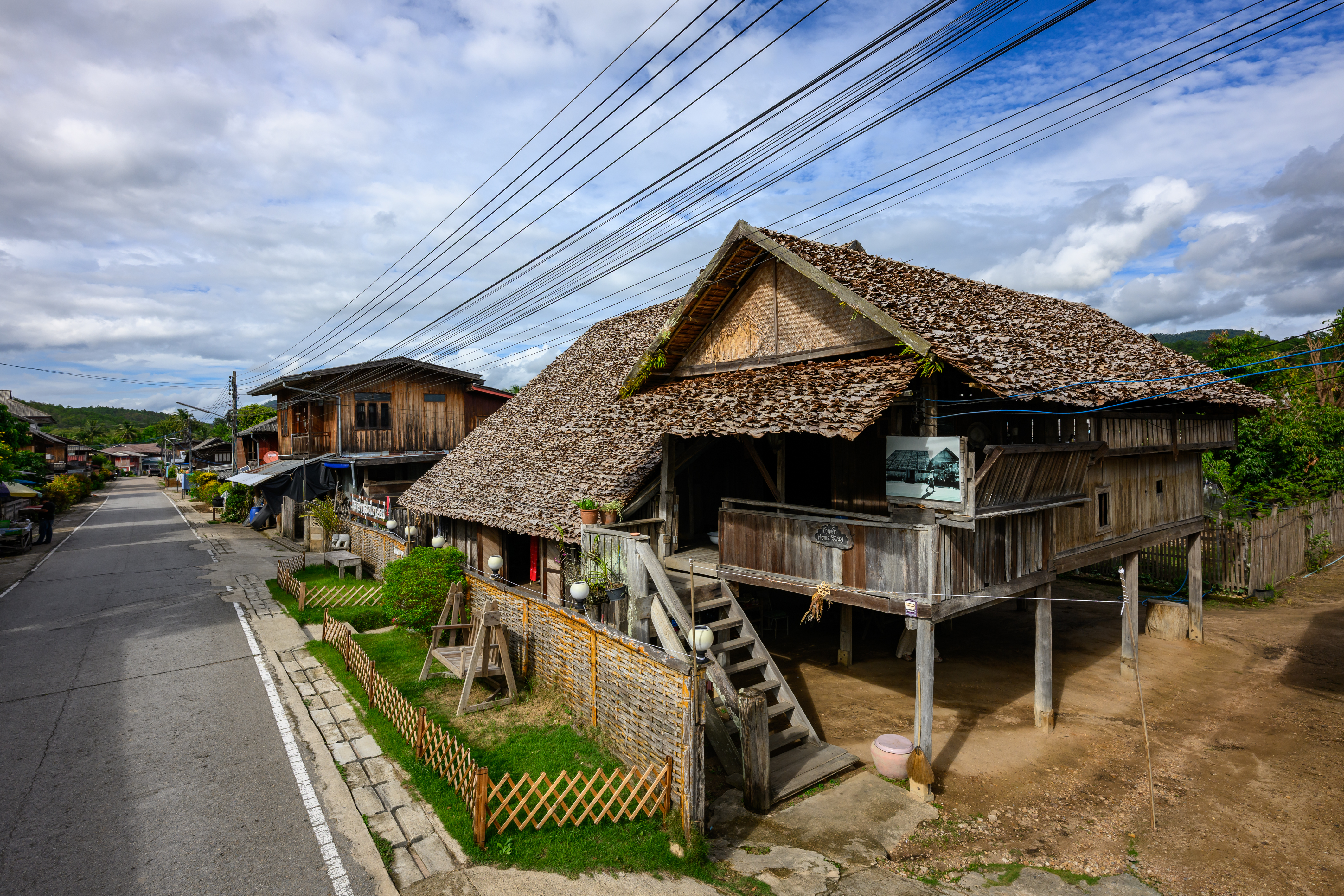 Pa Kham Loo’s 100 Year Old Traditional Homestay